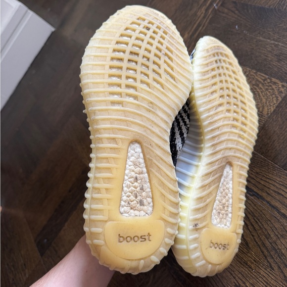 Yeezy Boost 350 Zebra - Picture 5 of 5